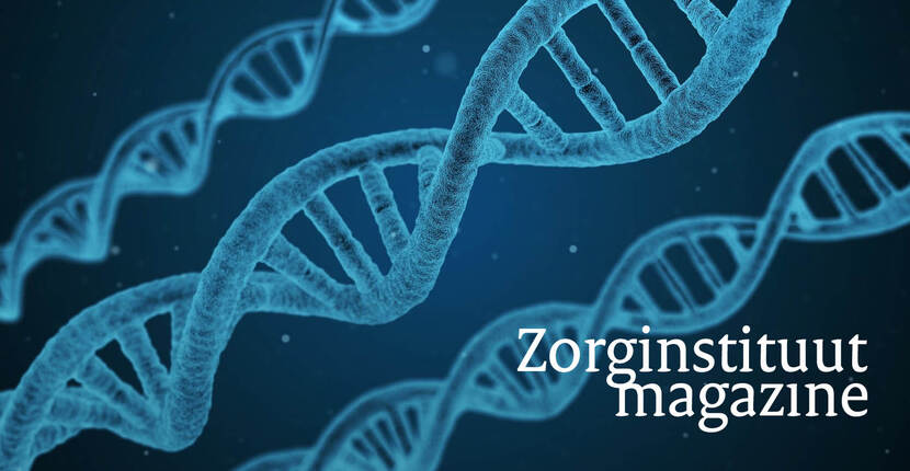 De foto toont blauwe DNA-strengen tegen een donkerblauwe achtergrond. Op de foto staat de tekst 'Zorginstituut Magazine'.